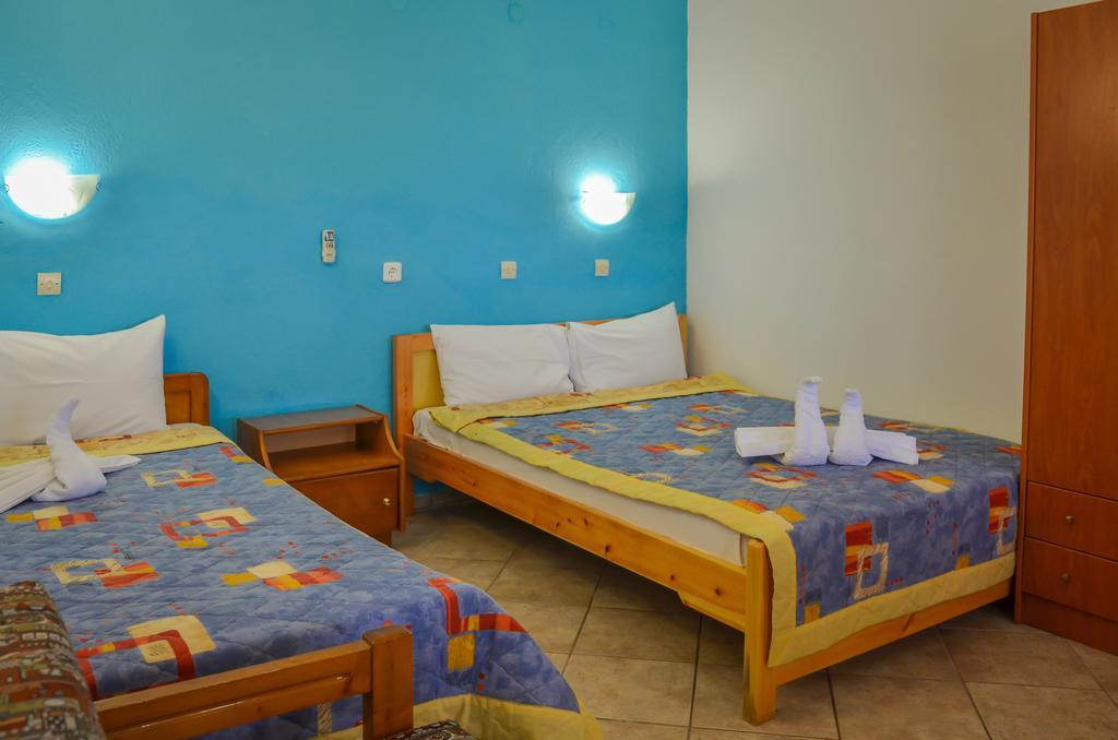 Pension Assos Kinira Quarto foto